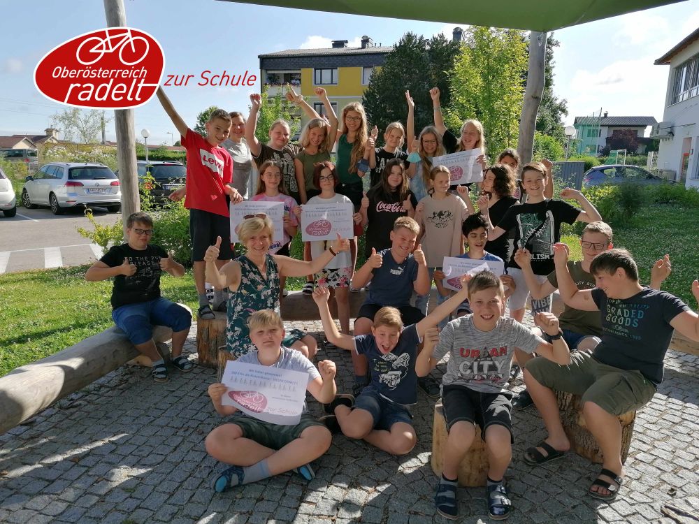 2b der MS Hofkirchen mit ihrem 500 Euro Gewinn